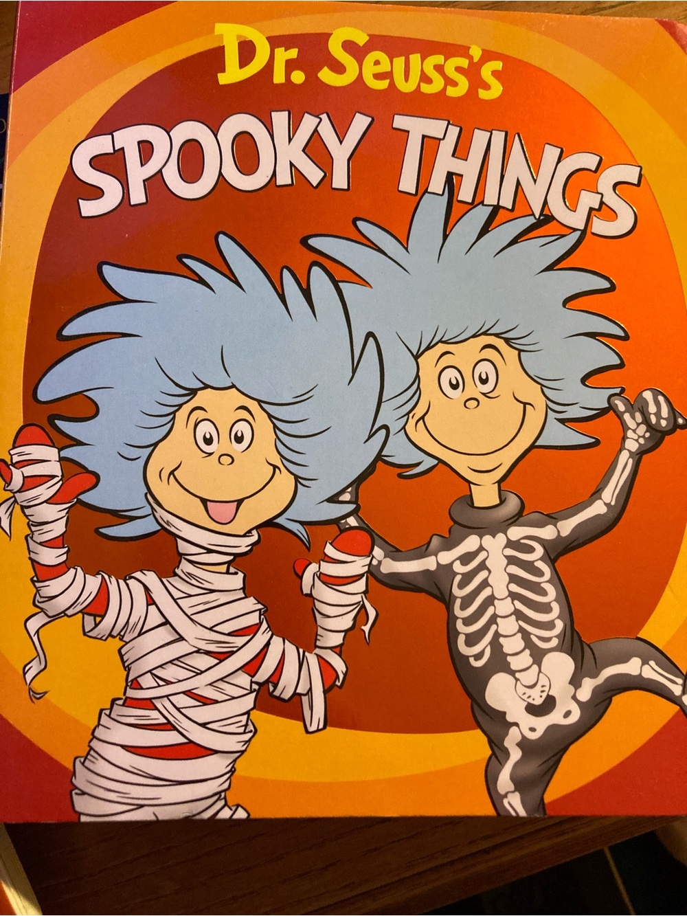 Bundle of kids Halloween books - Picture 2 of 5